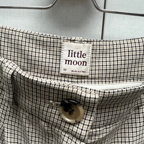 Aritzia Trousers in size 00 - Picture 2 of 2